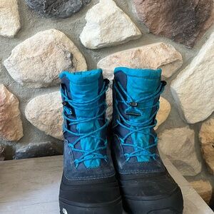 North face youth size 7 barely worn